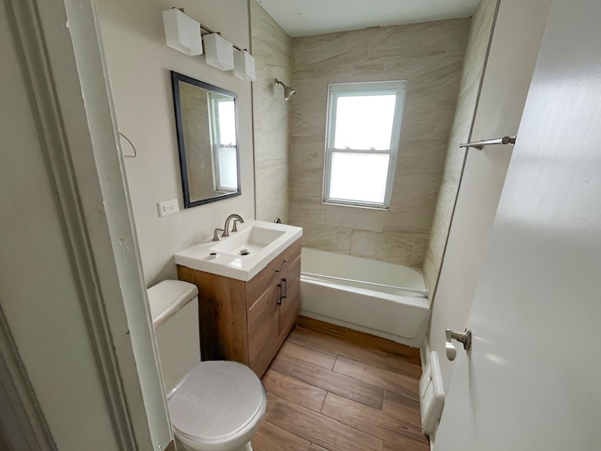 17943 Ridgewood Avenue Lansing, IL 60438 - Photo 4 of 12