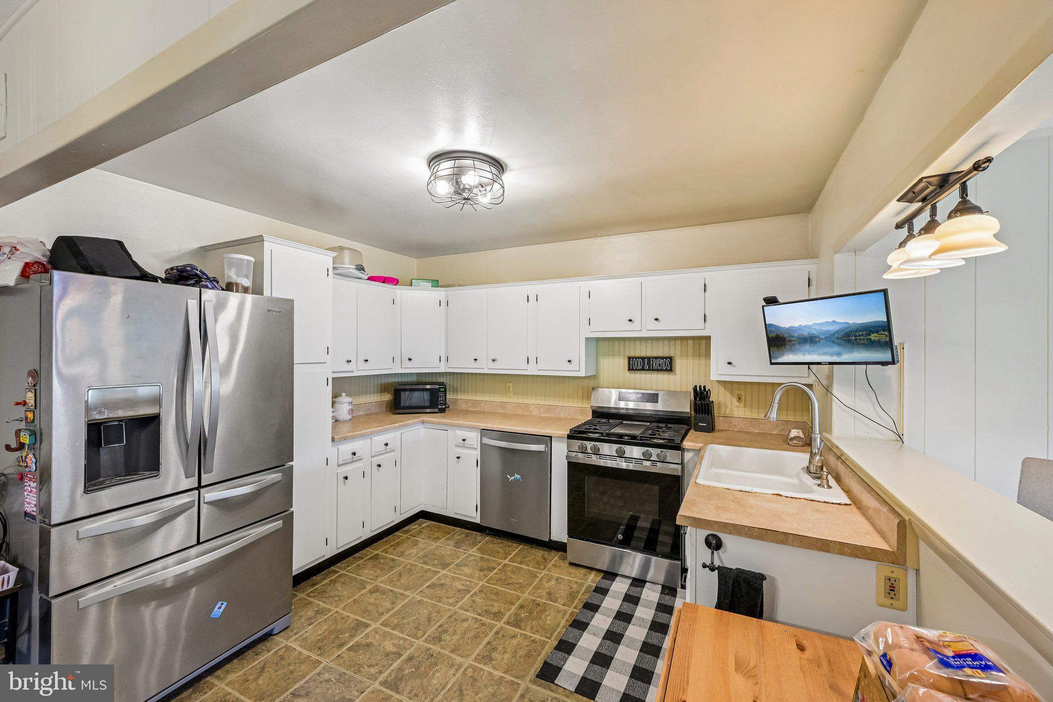 2 Flamingo Road Hatboro, PA 19040 - Photo 17 of 60 Gallery Image 17