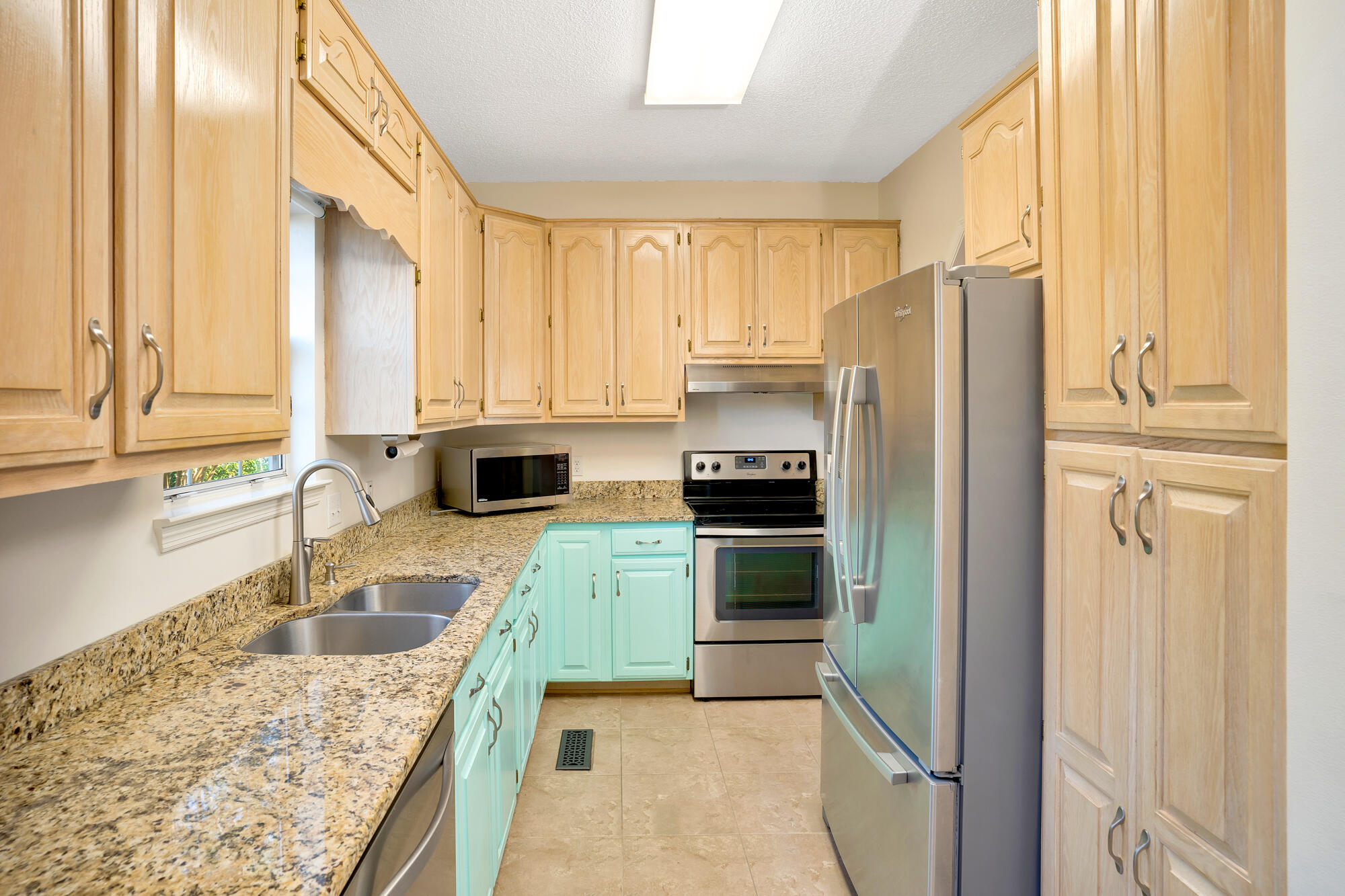2021 Hamilton Brow Path Chattanooga, TN 37421 - Photo 13 of 41 Kitchen