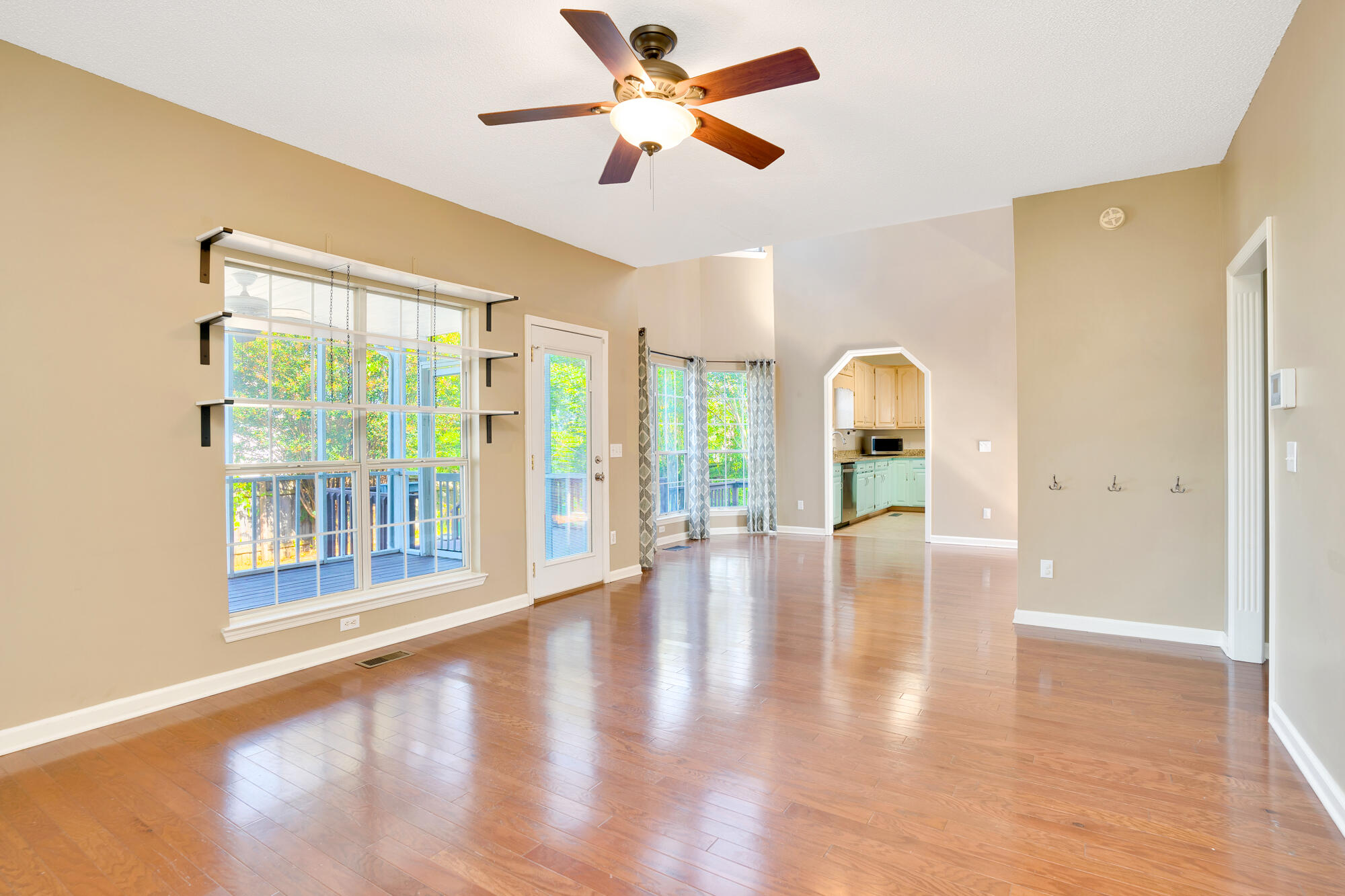 2021 Hamilton Brow Path Chattanooga, TN 37421 - Photo 16 of 41 Living Space