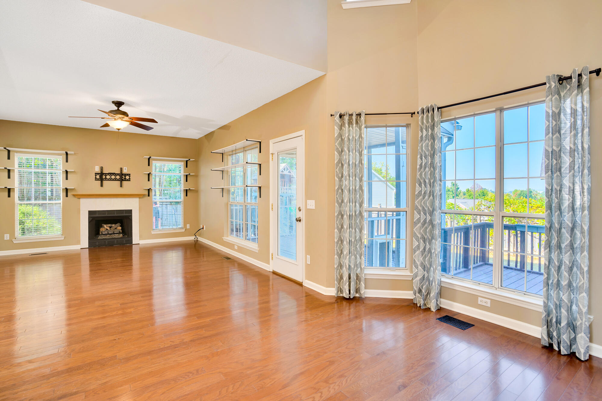 2021 Hamilton Brow Path Chattanooga, TN 37421 - Photo 2 of 41 Spacious Living Area