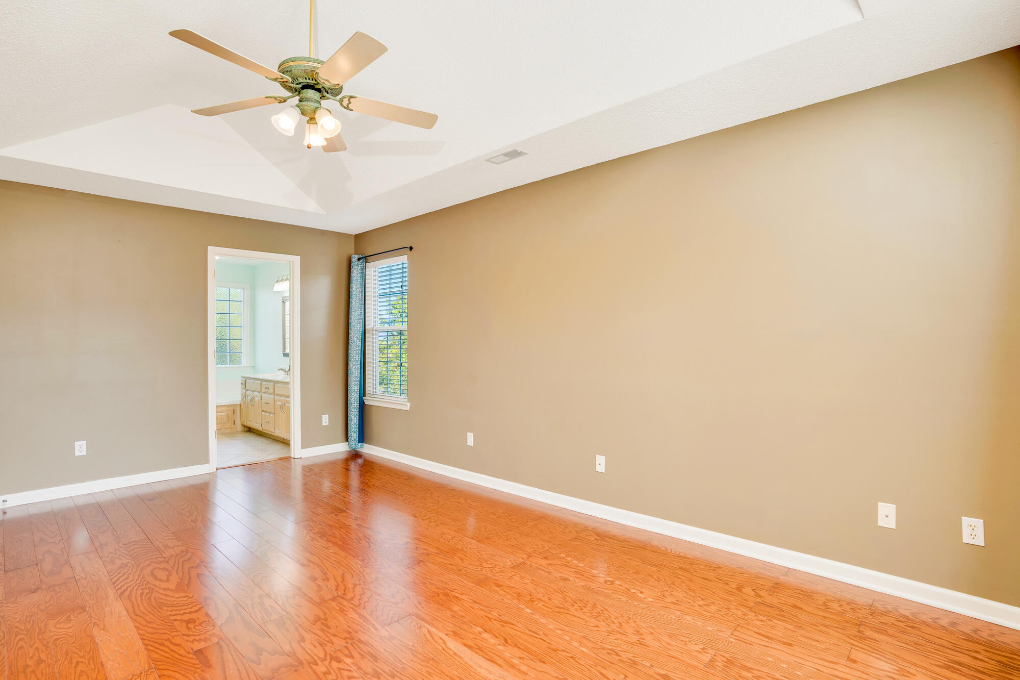 2021 Hamilton Brow Path Chattanooga, TN 37421 - Photo 21 of 41 Primary Bedroom
