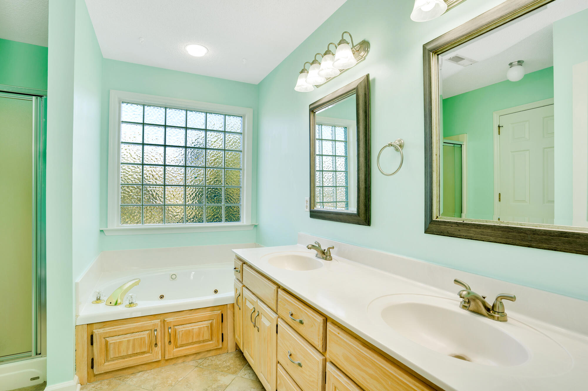 2021 Hamilton Brow Path Chattanooga, TN 37421 - Photo 22 of 41 Primary Bathroom