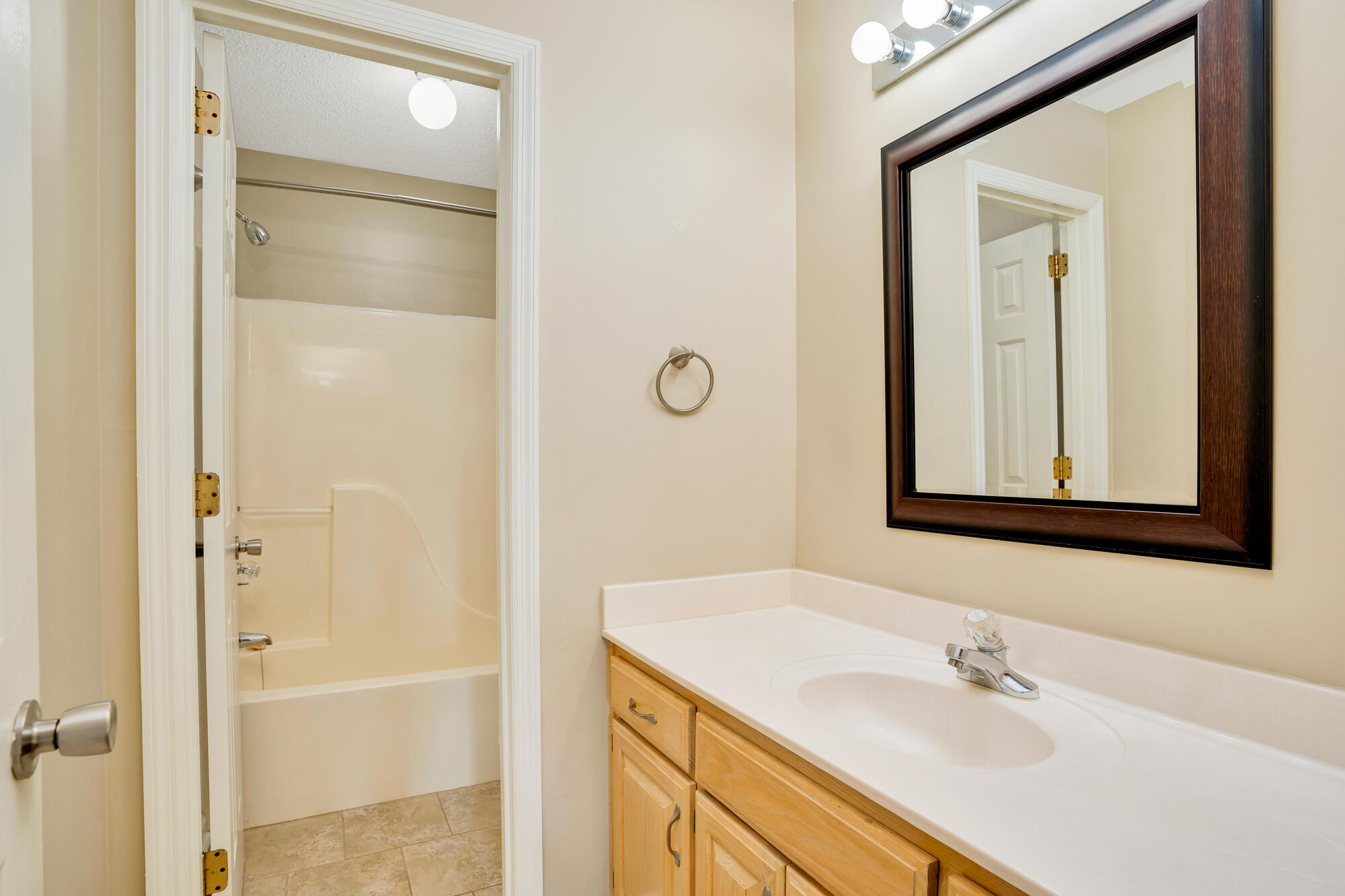 2021 Hamilton Brow Path Chattanooga, TN 37421 - Photo 28 of 41 Full Bathroom