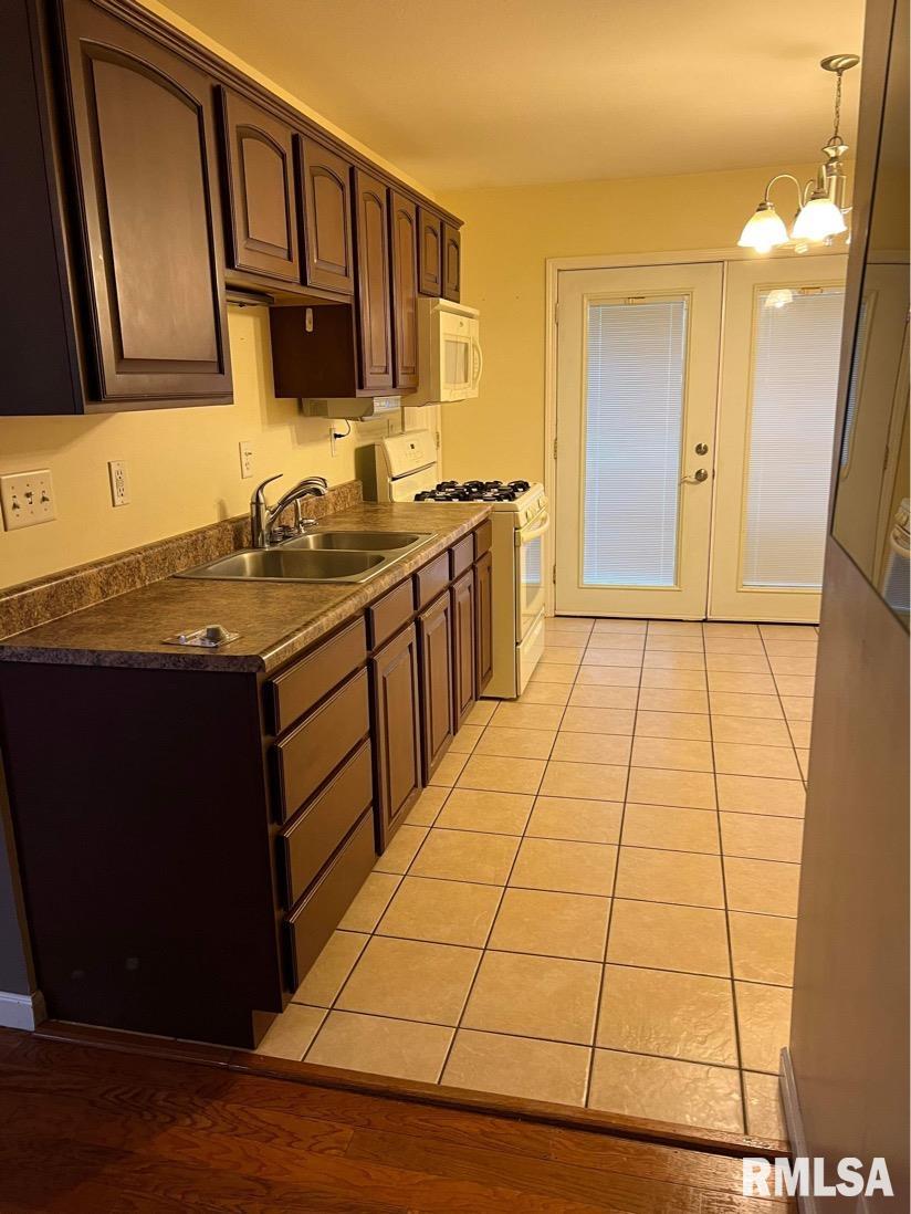 306 Hamilton Road Marquette Heights, IL 61554 - Photo 11 of 13 Gallery Image 11