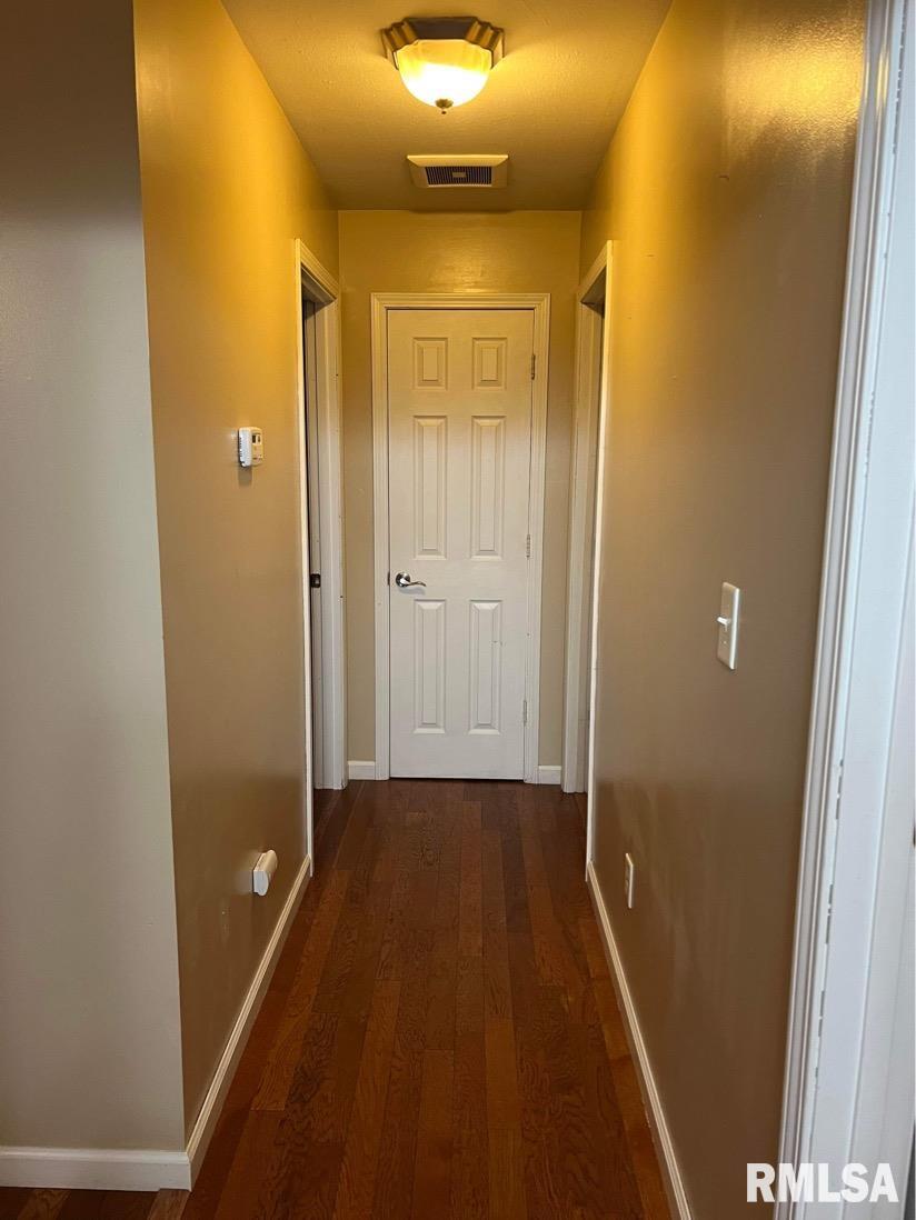 306 Hamilton Road Marquette Heights, IL 61554 - Photo 4 of 13 Gallery Image 4