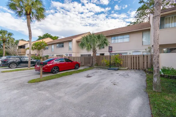 $2,750 | 846 Northwest 81st Terrace, Unit 6, Plantation, FL 33324