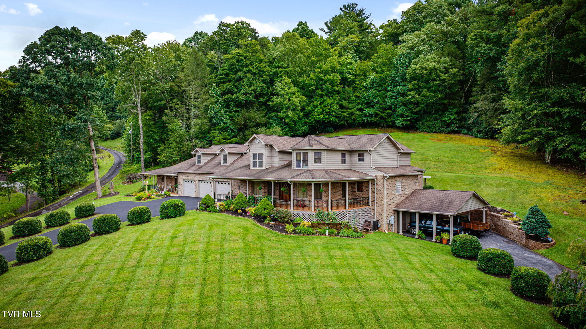 205 Fishery Loop Road Erwin, TN 37650 - Photo 3 of 87 003