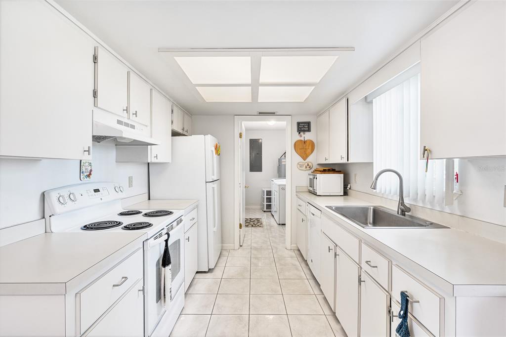 8571 Southwest 105th Place Ocala, FL 34481 - Photo 6 of 16