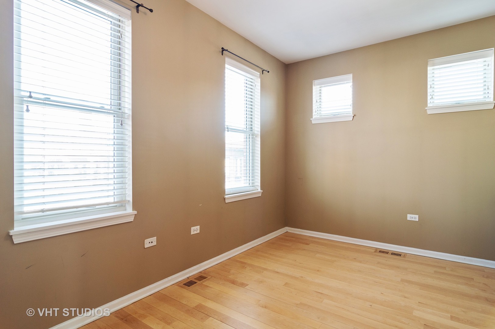 702 West 15th Street Chicago, IL 60607 - Photo 9 of 17
