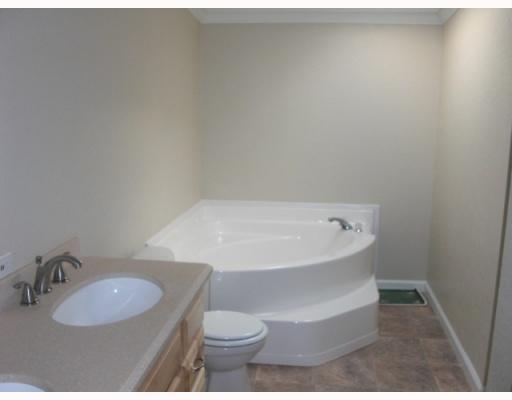 25 Ramsey Road Washington, PA 15301 - Photo 4 of 10 Master Bath/Spa.