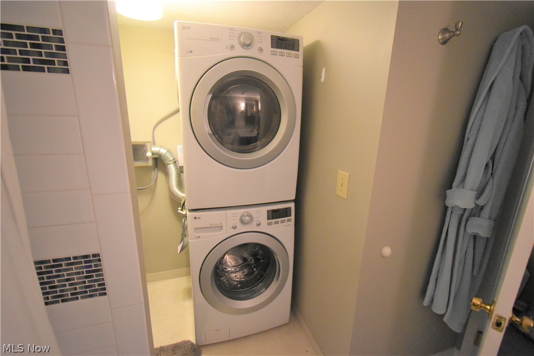 22950 Mastick Road, Unit 203 Cleveland, OH 44126 - Photo 31 of 35