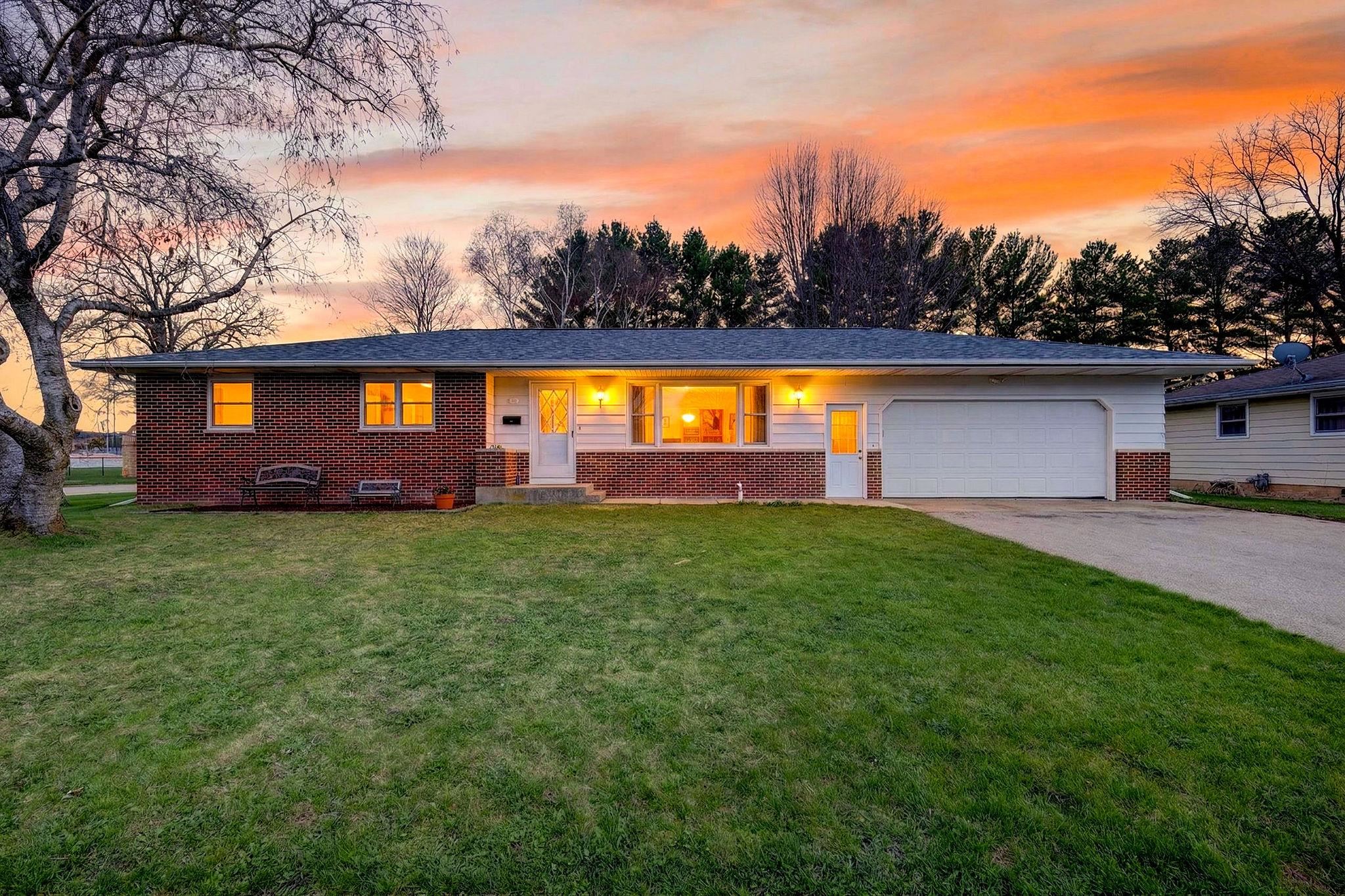 460 Nygaard Street Oregon, WI 53575 - Photo 1 of 60