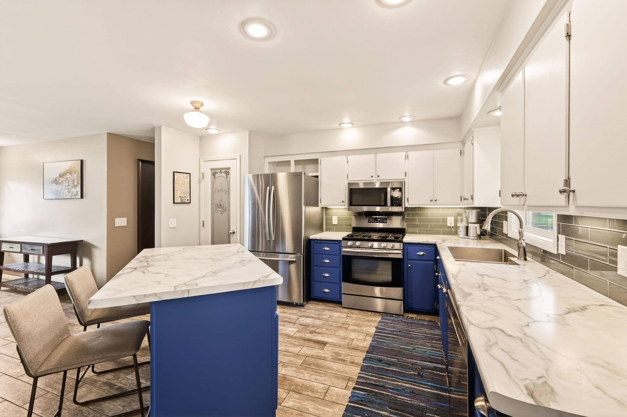 460 Nygaard Street Oregon, WI 53575 - Photo 15 of 60