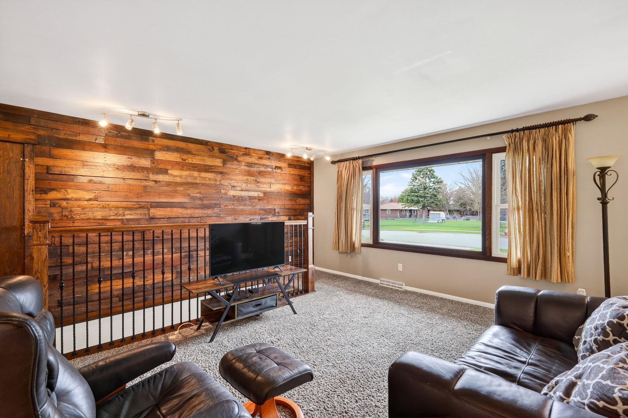 460 Nygaard Street Oregon, WI 53575 - Photo 6 of 60