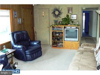 247 Guilford Road Fairless Hills, PA 19030 - Photo 3 of 9 Living Room