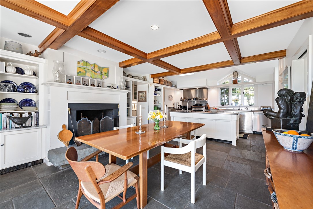 72 Fogland Road Tiverton, RI 02878 - Photo 15 of 45