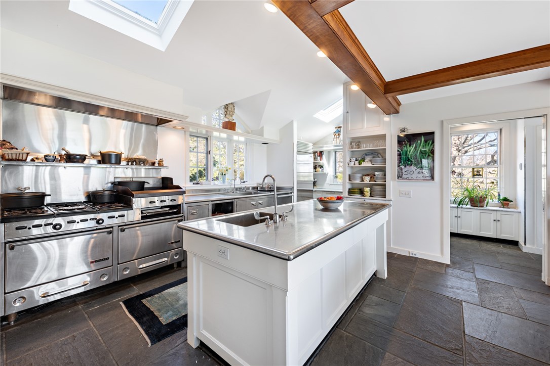 72 Fogland Road Tiverton, RI 02878 - Photo 16 of 45