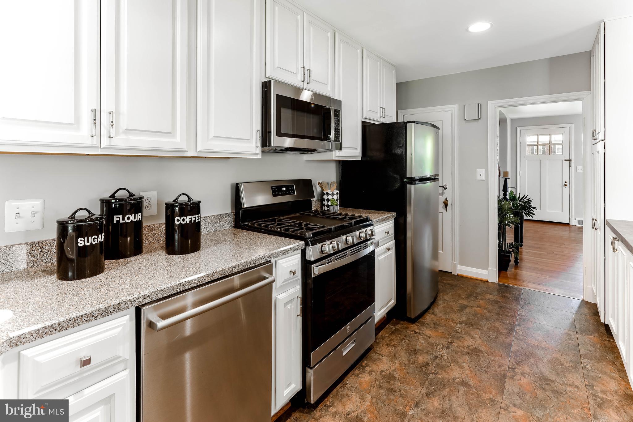 6423 Pinehurst Road Baltimore, MD 21212 - Photo 14 of 28