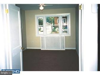 298 Sanford Road Upper Darby, PA 19082 - Photo 4 of 7