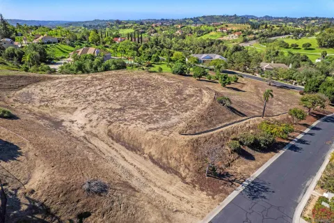 $499,000 | 1971 Candice Court, Unit 64, Fallbrook, CA 92028