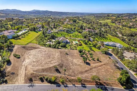 $499,000 | 1971 Candice Court, Unit 64, Fallbrook, CA 92028
