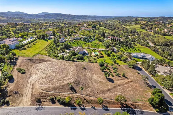 $499,000 | 1971 Candice Court, Unit 64, Fallbrook, CA 92028