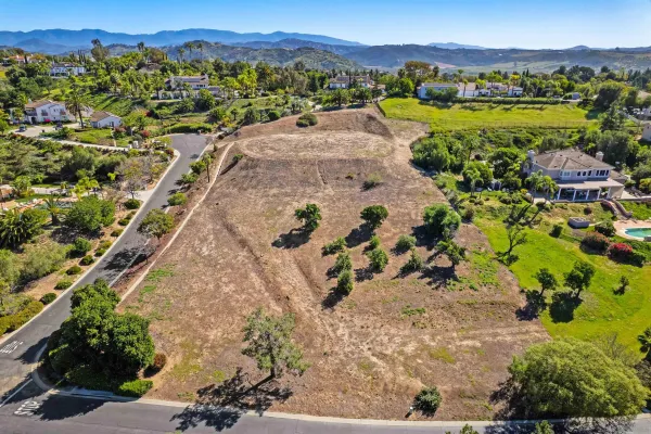 $499,000 | 1971 Candice Court, Unit 64, Fallbrook, CA 92028