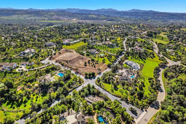 $499,000 | 1971 Candice Court, Unit 64, Fallbrook, CA 92028