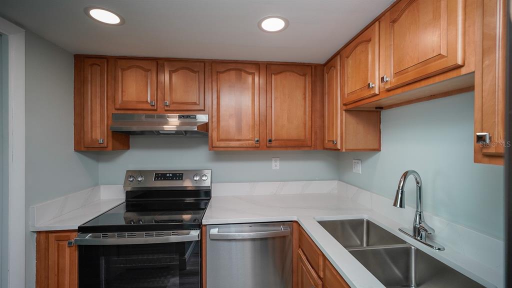 400 64th Avenue, Unit 908 St. Pete Beach, FL 33706 - Photo 15 of 49