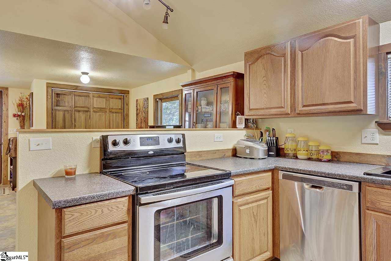 156 Trammell Road Marietta, SC 29661 - Photo 5 of 24
