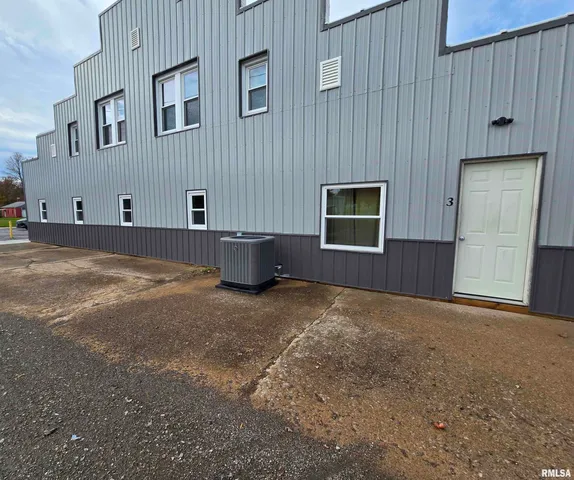 $215,000 | 102 West 3rd Street, Ina, IL 62846