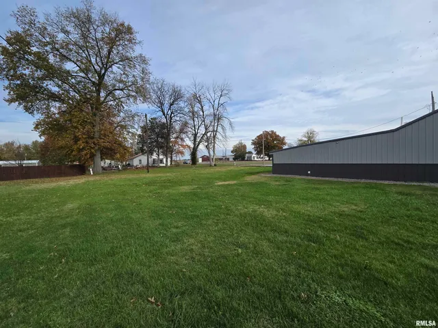 $215,000 | 102 West 3rd Street, Ina, IL 62846