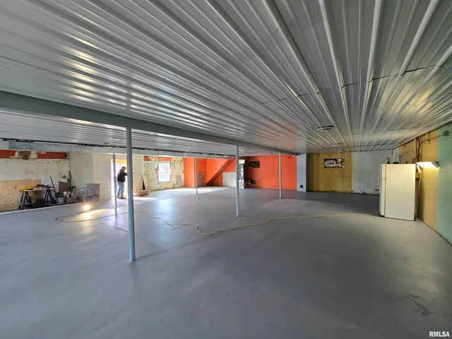 $215,000 | 102 West 3rd Street, Ina, IL 62846