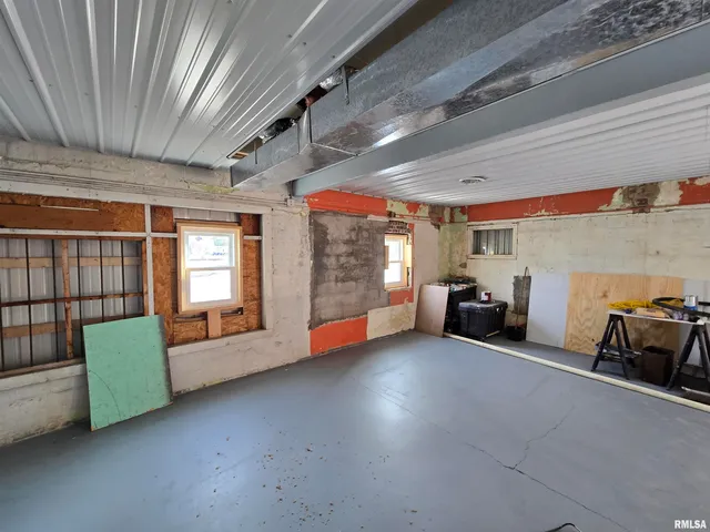 $215,000 | 102 West 3rd Street, Ina, IL 62846