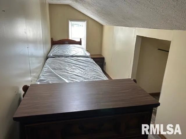 $215,000 | 102 West 3rd Street, Ina, IL 62846