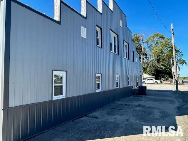 $215,000 | 102 West 3rd Street, Ina, IL 62846