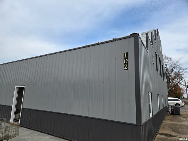 $215,000 | 102 West 3rd Street, Ina, IL 62846