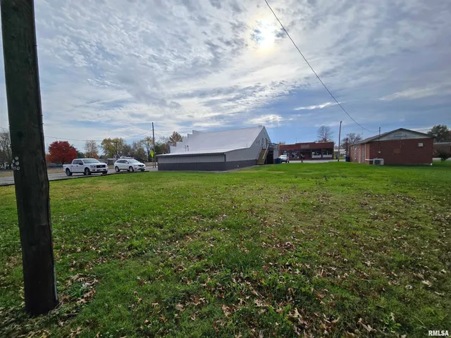 $215,000 | 102 West 3rd Street, Ina, IL 62846