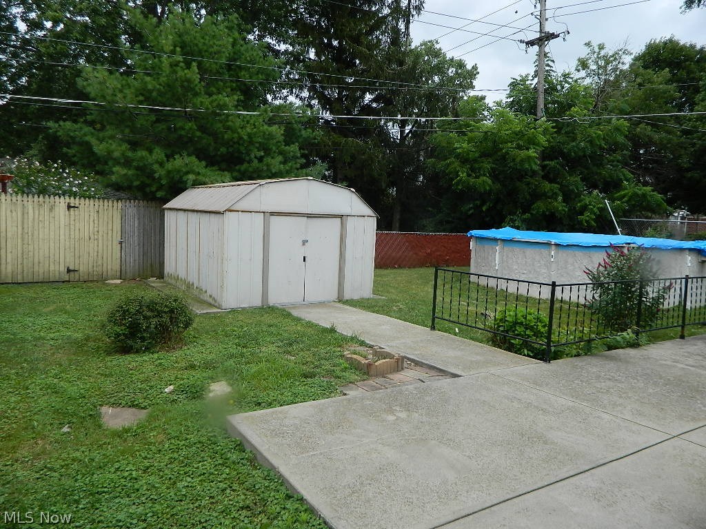 5949 Stumph Road Parma Heights, OH 44130 - Photo 5 of 22