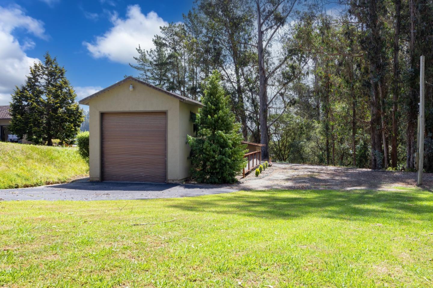 1130 Larkin Valley Road Watsonville, CA 95076 - Photo 10 of 48 Gallery Image 10
