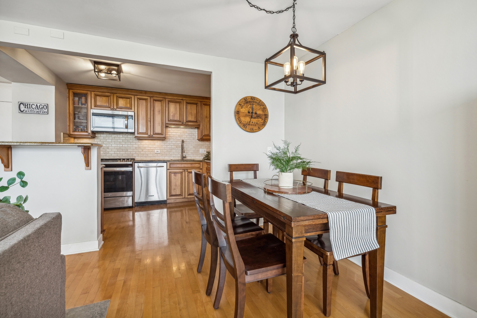 2800 North Lake Shore Drive, Unit 3107 Chicago, IL 60657 - Photo 8 of 19 Gallery Image 8