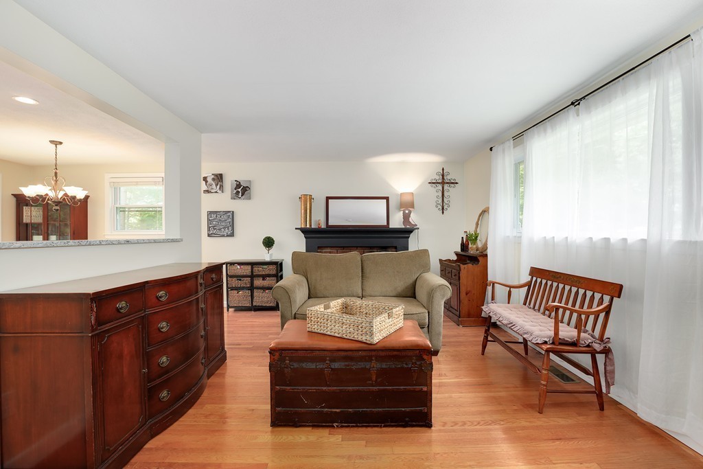 27 Burlington Road Bedford, MA 01730 - Photo 6 of 28 Gallery Image 6