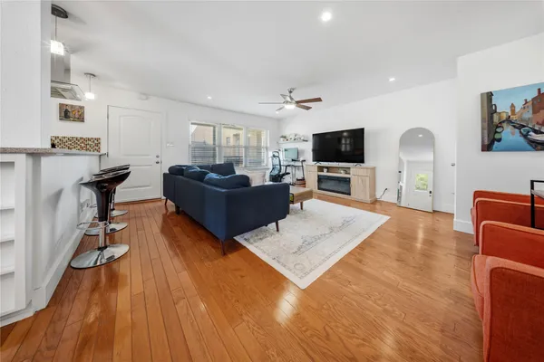 $360,000 | 2301 Lawnmont Avenue, Unit 8, Austin, TX 78756