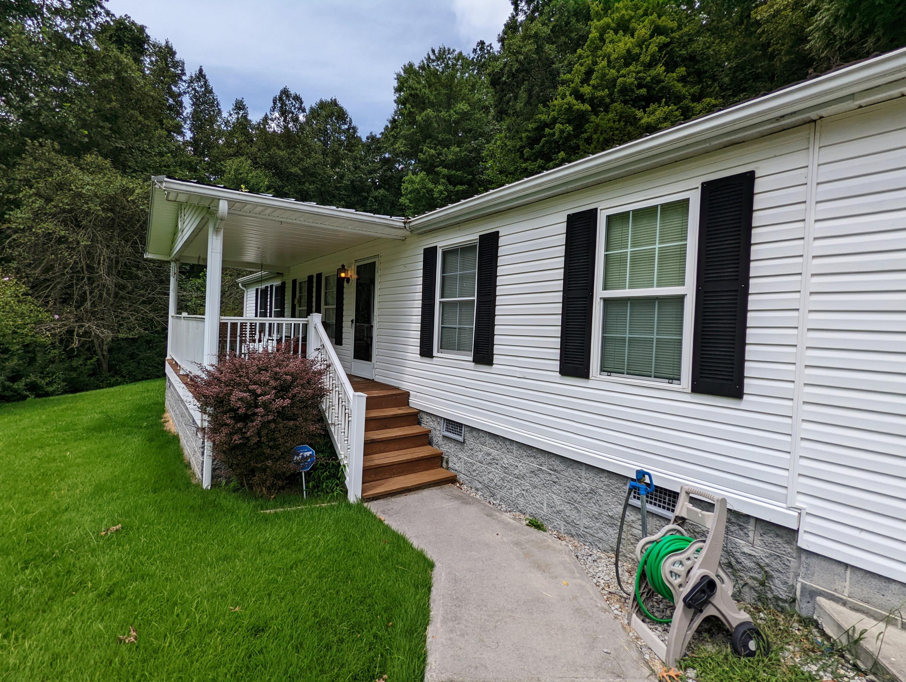 4283 Rose Ridge Clintwood, VA 24228 - Photo 8 of 31 PXL_20220820_172124170