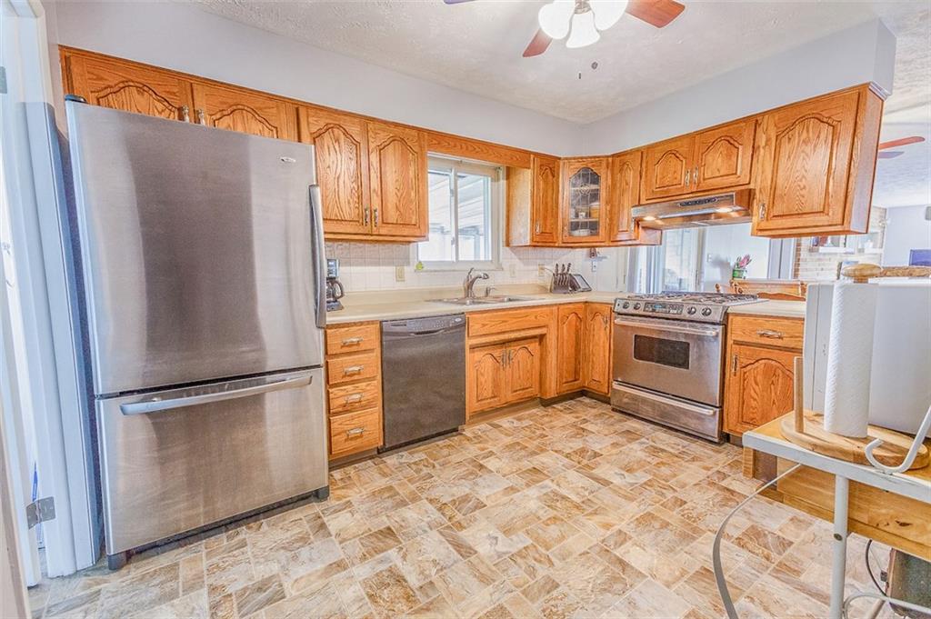 4737 Thompson Road Indianapolis, IN 46221 - Photo 5 of 29 Gallery Image 5