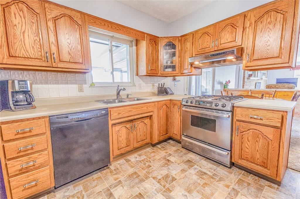 4737 Thompson Road Indianapolis, IN 46221 - Photo 6 of 29 Gallery Image 6