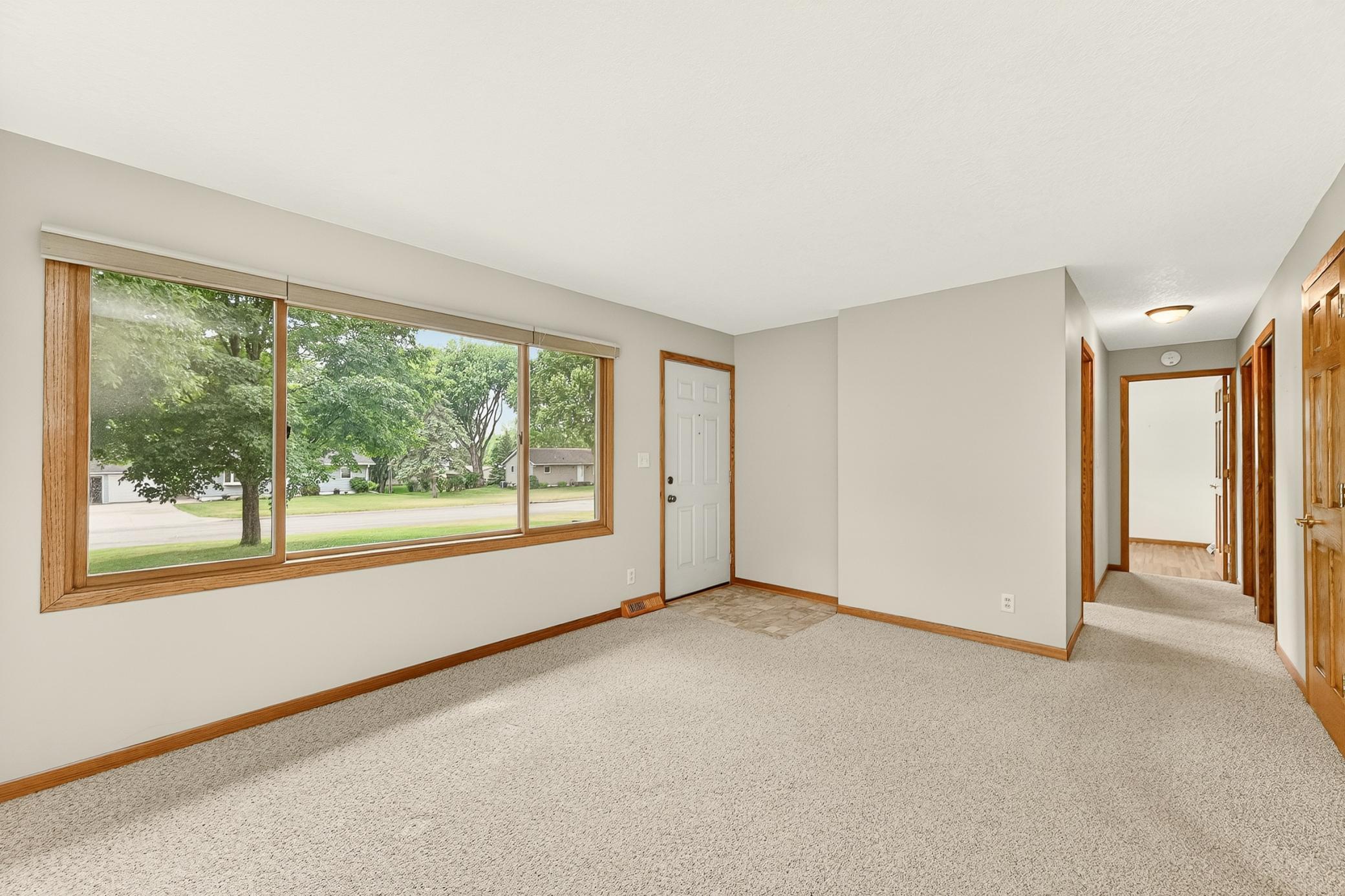 402 Strathmore Lane Southeast Rochester, MN 55904 - Photo 7 of 31
