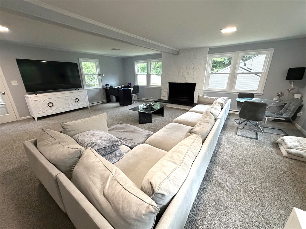 40 Neal Street Walpole, MA 02081 - Photo 11 of 42