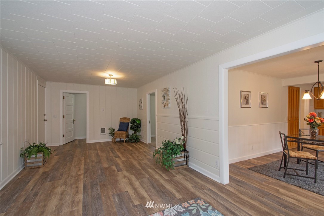 2038 Spring Road Shelton, WA 98584 - Photo 5 of 25 Gallery Image 5